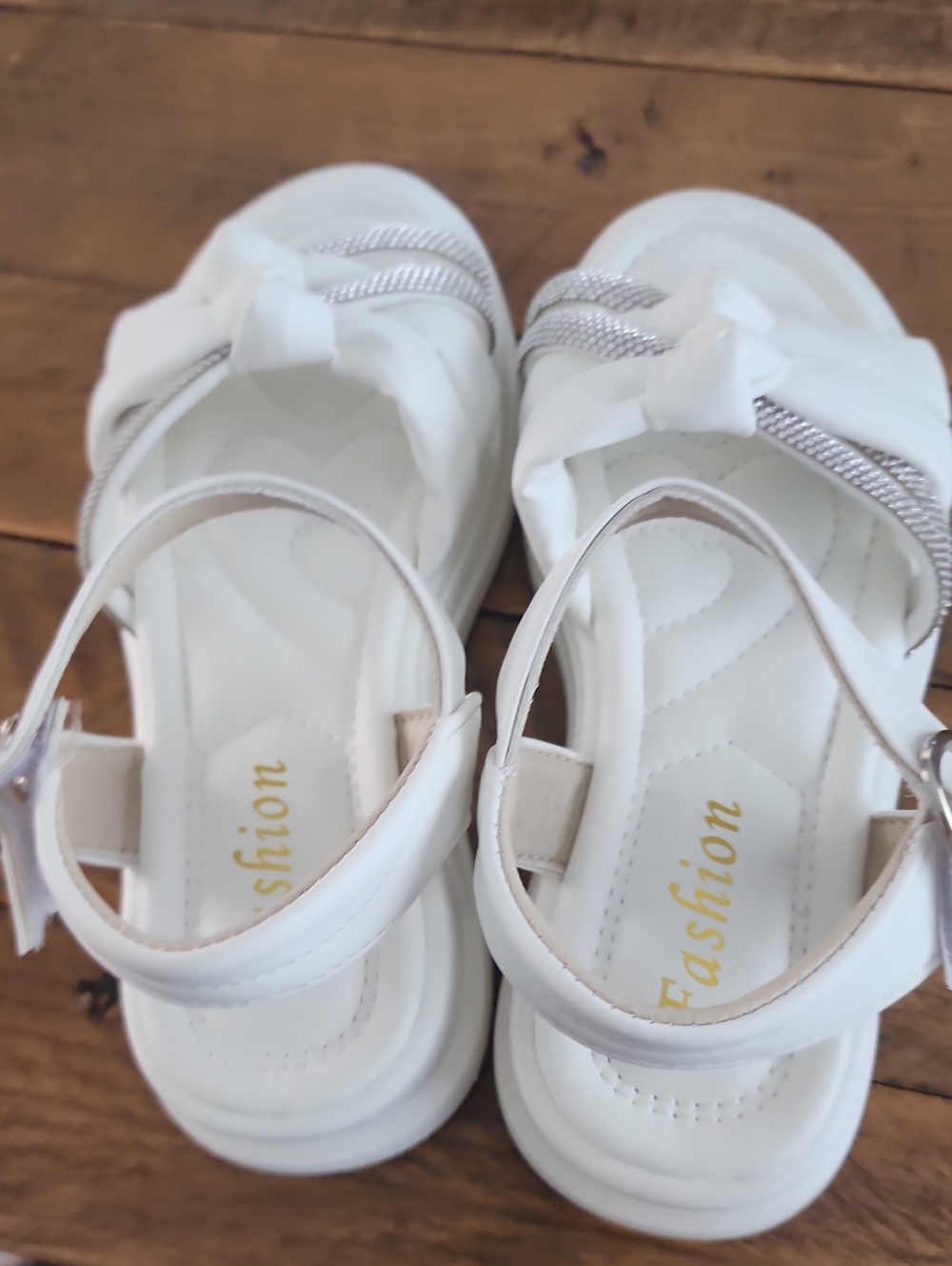 White Fashion Girls' Sandals with Silver Accent